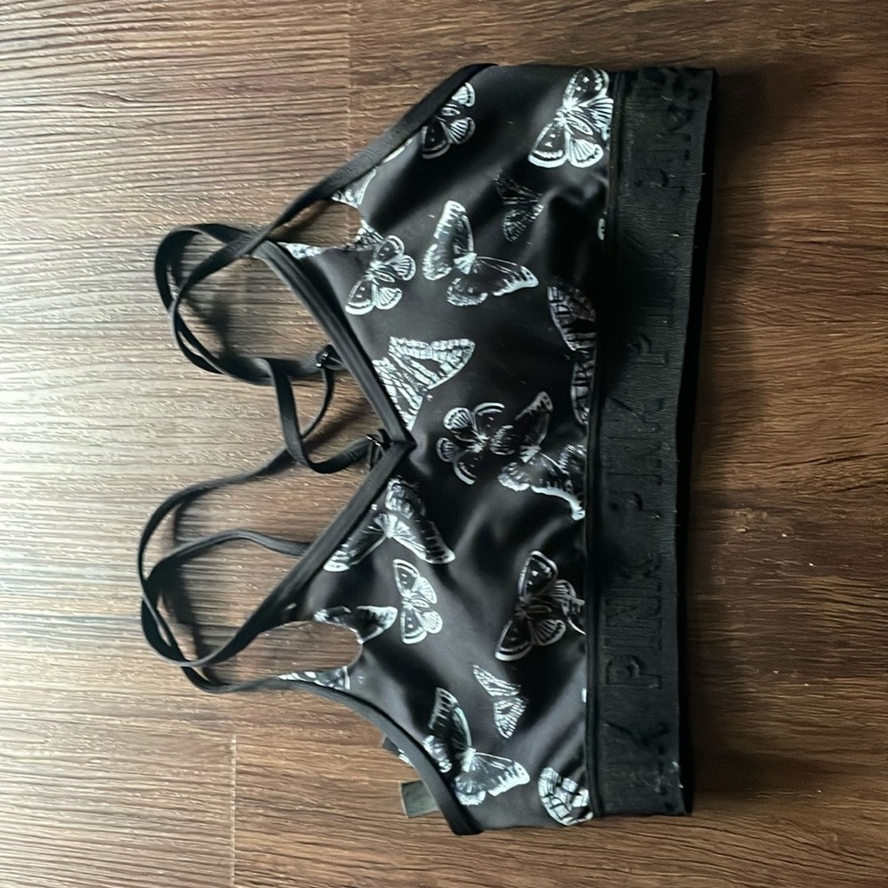 sports bra